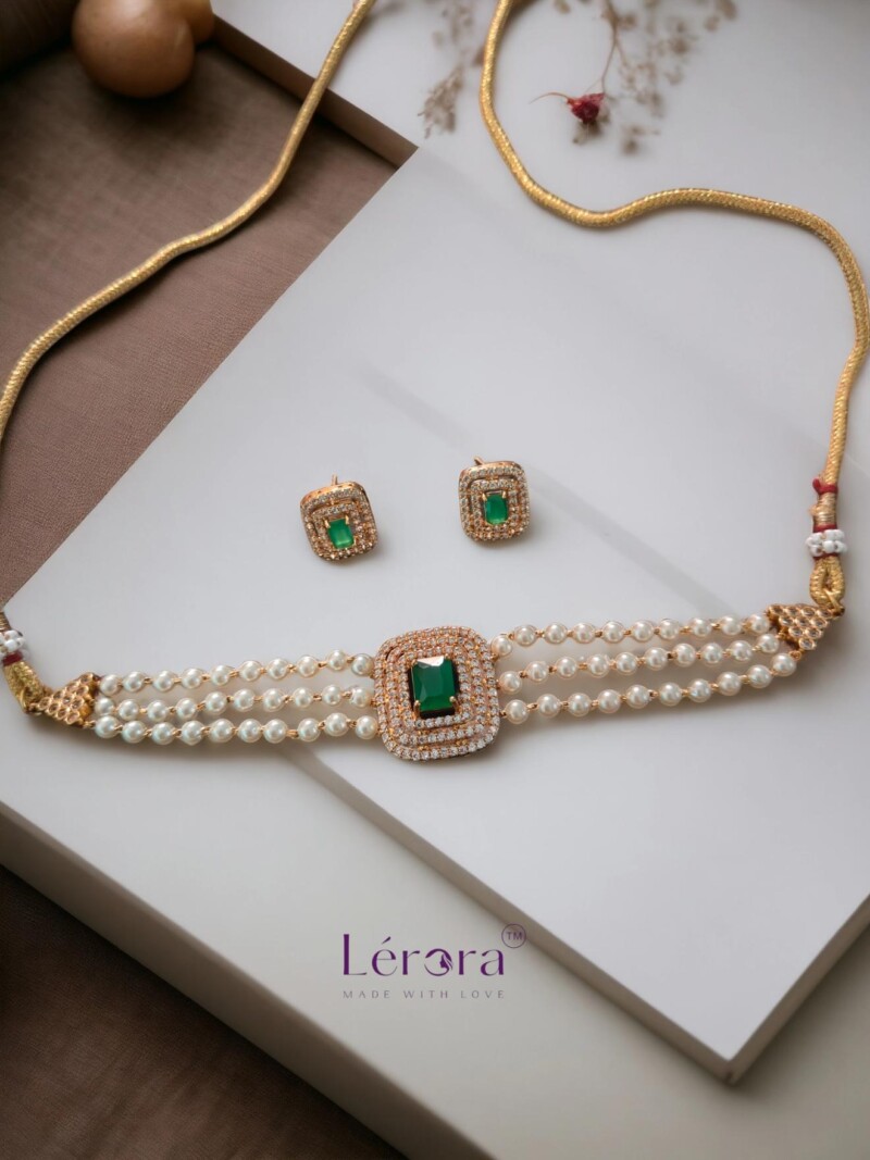 Lerora pearl choker