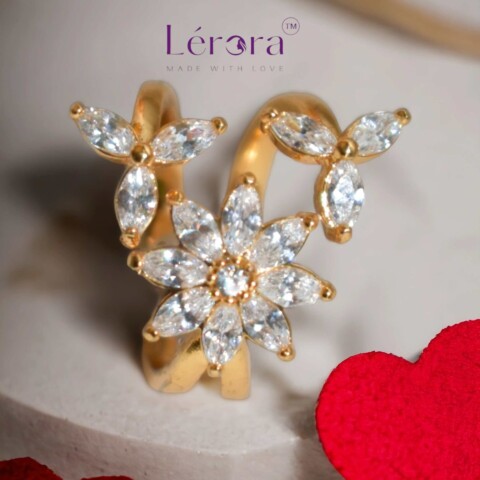 Three flower patterned finger ring