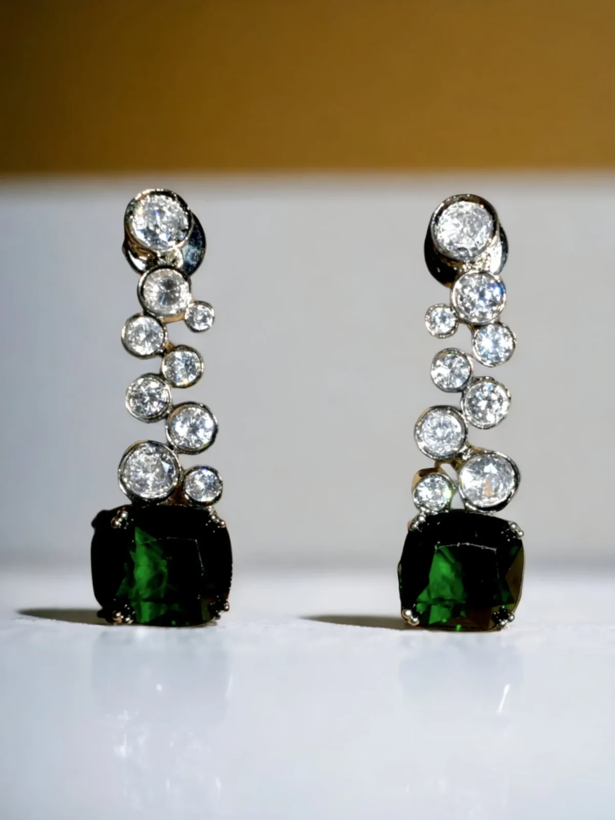 LERORA -Contemporary Drop Earrings.Green