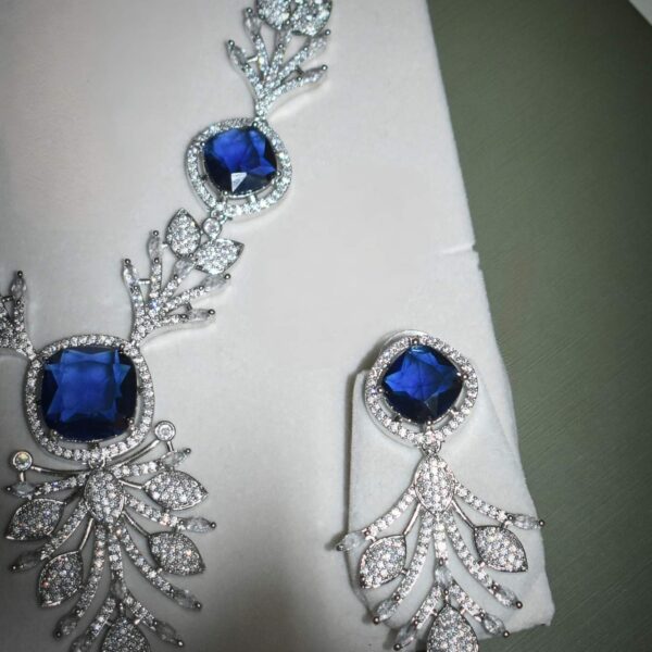 LERORA Queen Blue AD/Zirconia Set. LJ9