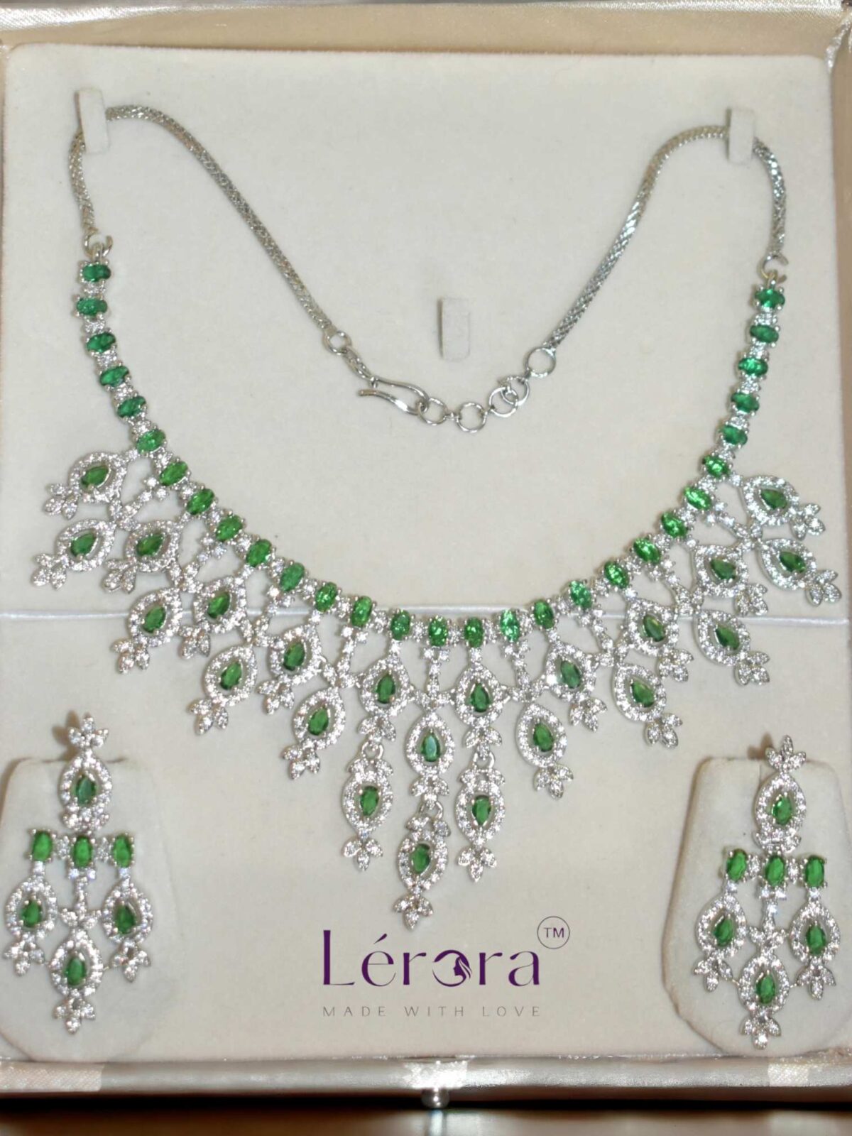 Lerora - Buy Elegant AD Alia Necklace for Girl and Women. Emerald/Green. LJ17