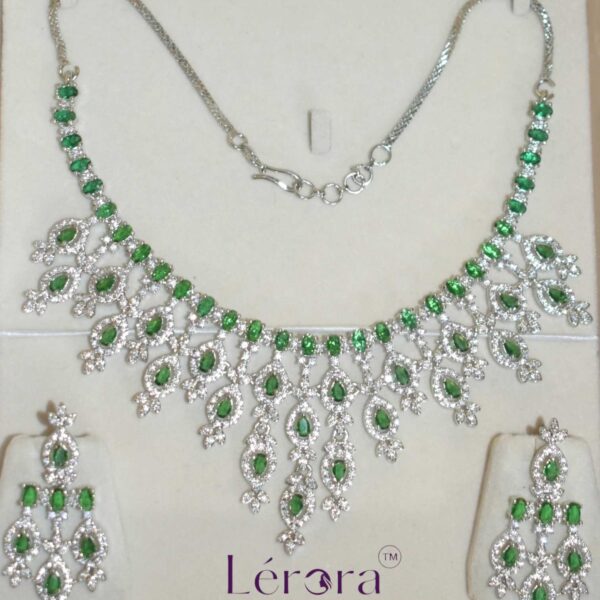 Lerora - Buy Elegant AD Alia Necklace for Girl and Women. Emerald/Green. LJ17