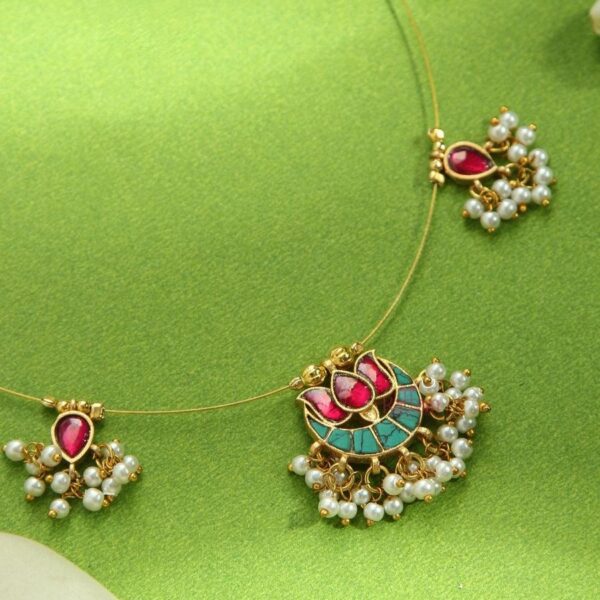 LERORA Invisible Kundan Lotus Necklace - Multi